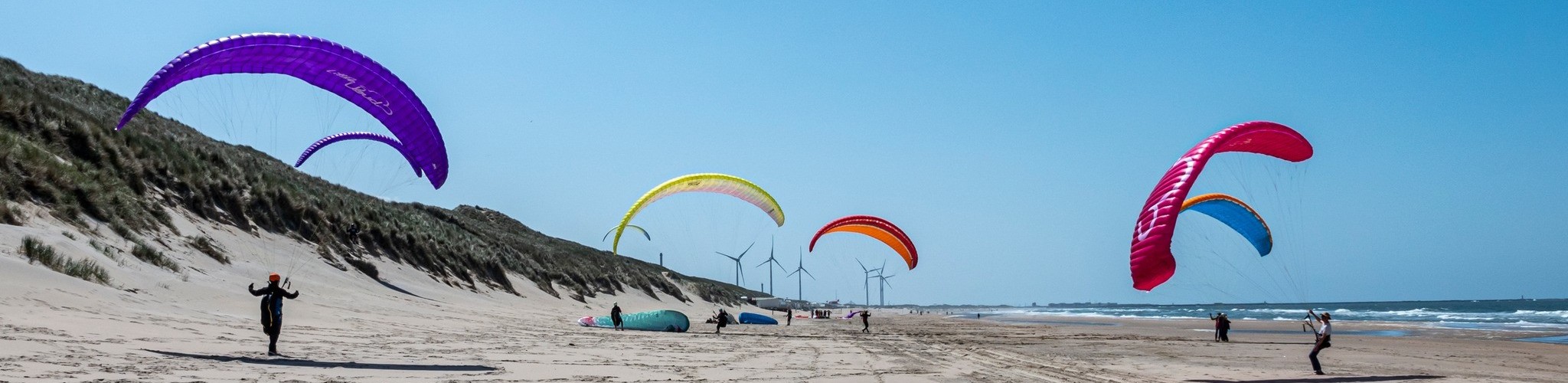 Parakiting aan de Nederlandse duinen